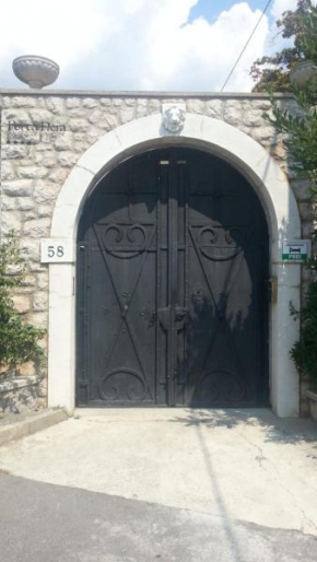 Porta Nera
